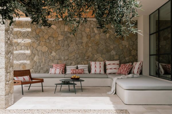 Luxury villa in Son Vida, Mallorca, by Tarragona Höhne Architects.