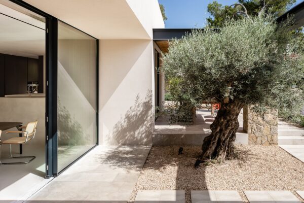 Luxury villa in Son Vida, Mallorca, by Tarragona Höhne Architects.