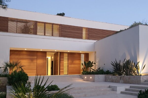 Luxury villa in Santa Ponsa, Mallorca, by Tarragona Höhne Architects.