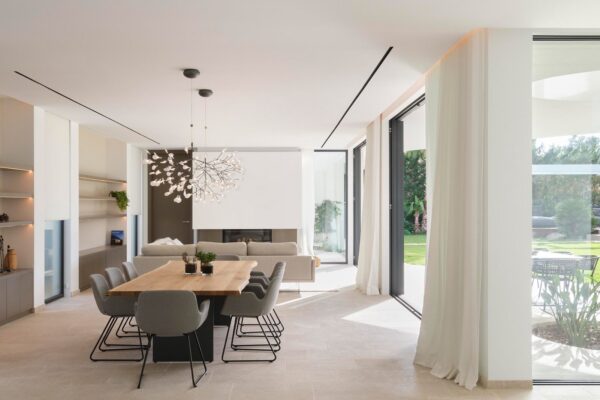 Luxury villa in Santa Ponsa, Mallorca, by Tarragona Höhne Architects.